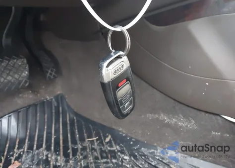 2013 Audi A4 Premium Plus z USA, uszkodzony, nr VIN WAUEFAFL9DA129556